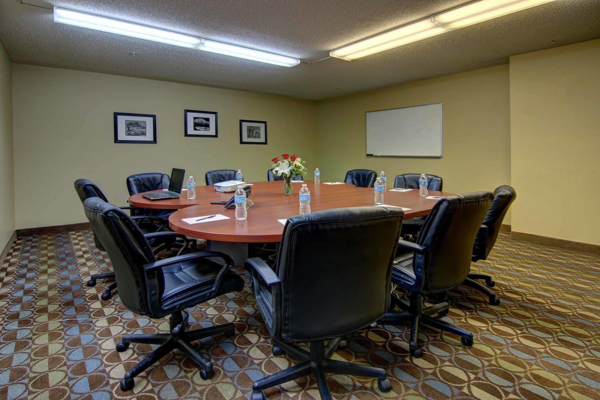 Intown Suites Extended Stay Marietta Ga - Roswell Rd Buitenkant foto